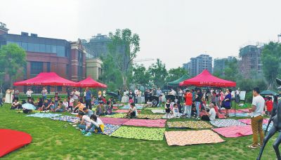 【AG亚娱集团官方】哒哒英语资金链全面紧张？户外广告投放骤减95%