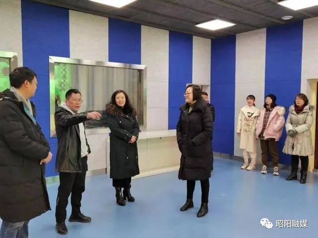 水富市委宣传部、市融媒体中心到昭阳区融媒体中心考察交流融媒体中心建设事情【ag亚娱官网】(图5)
水富市委宣传部、市融媒体中心到昭阳区融媒体中心考察交流融媒体中心建设事情【ag亚娱官网】(图5)