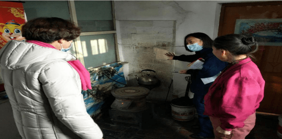 为关爱独居老人 阜康消防宁静知识“送上门”_AG亚娱集团(图3)
为关爱独居老人 阜康消防宁静知识“送上门”_AG亚娱集团(图3)