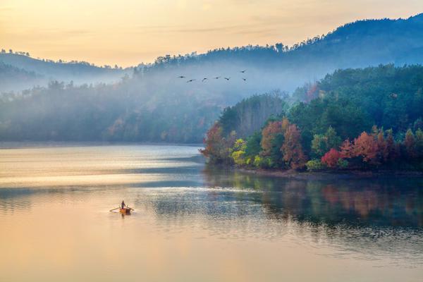 ag亚娱官网_红人谈：微信公众号变现有多难？自媒体钱途在哪？