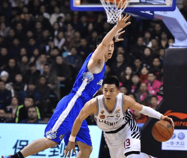 AG亚娱集团：史上最便宜的Surface系列新品发布了，定价399美元！