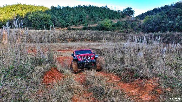 ag亚娱官网：
牧马人越野的篇章 从未被翻阅 也从未随波逐流 (图12)